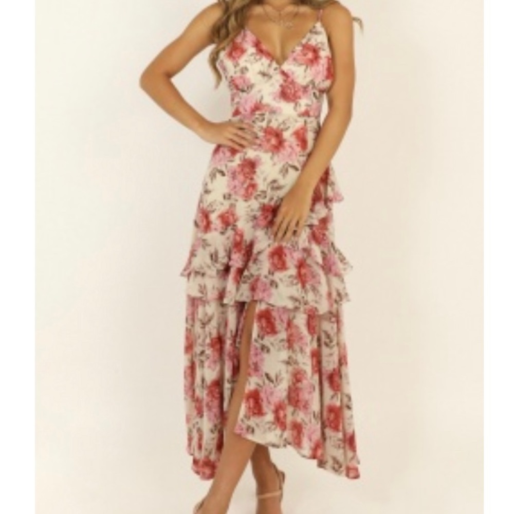Chasing Sun Ruffle Dress In Rose Floral (L)